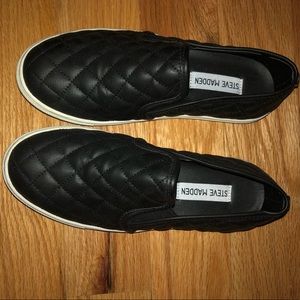 **WORN ONCE** Steve Madden Slip Ons